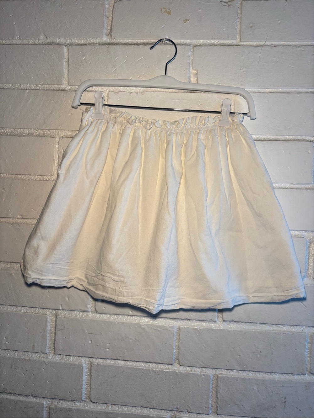 White ruffley skirt